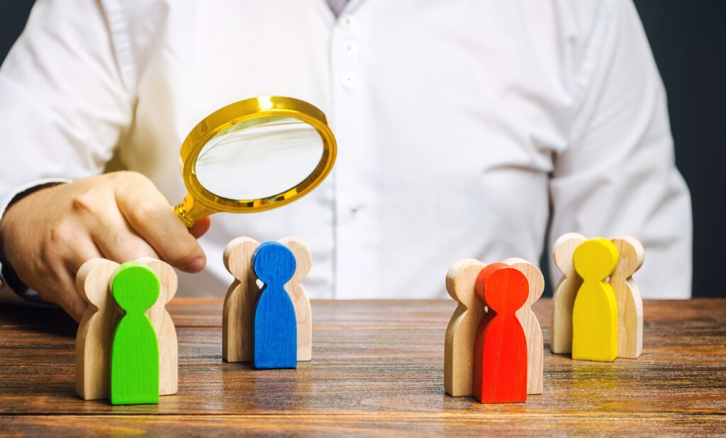 Toy magnifying glass sales target